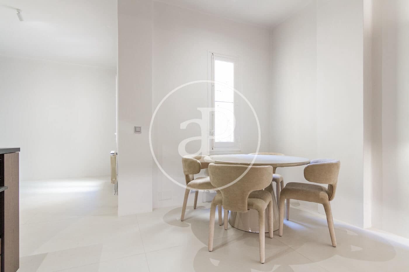 2 soveværelse Lejlighed til leje i Madrid by - € 3.100 (Ref: 9525635)