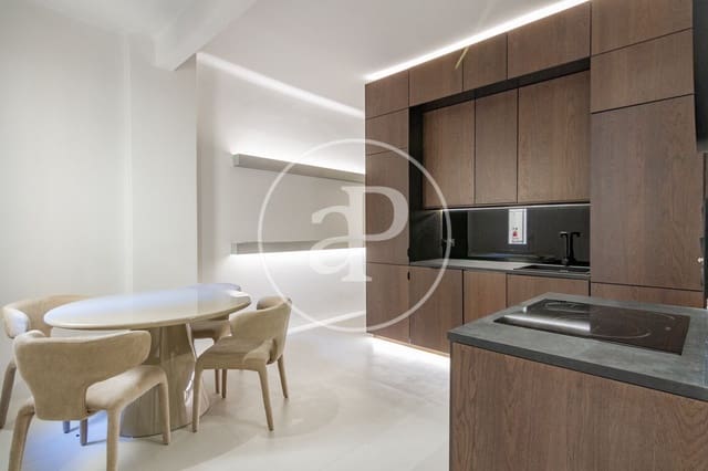 2 soveværelse Lejlighed til leje i Goya, Madrid by - € 3.100 (Ref: 9525635)