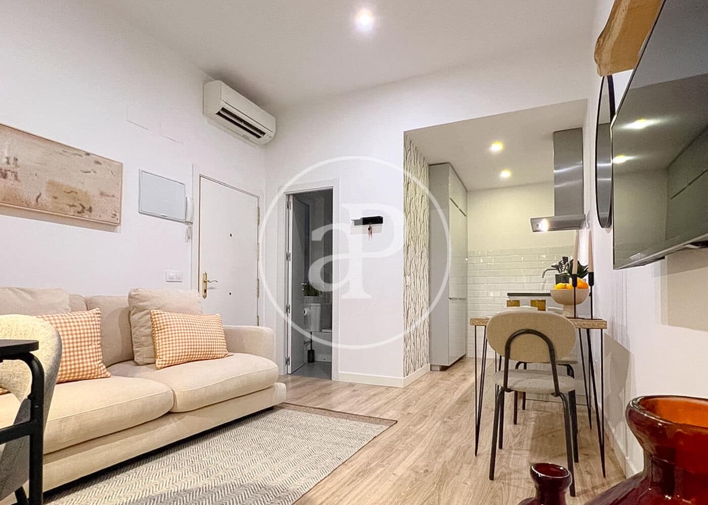 1 soveværelse Lejlighed til leje i Madrid by - € 1.800 (Ref: 9525639)