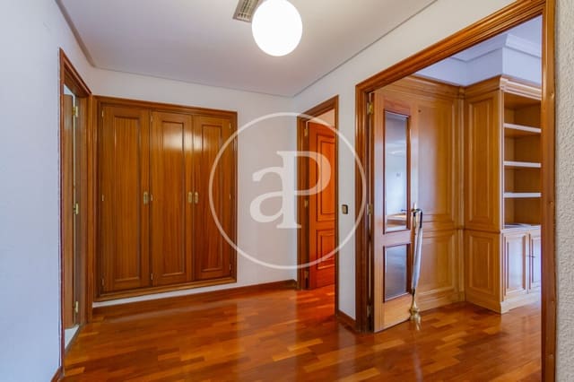3 sovrum Lägenhet till salu i Niño Jesús, Madrid stad - 1 700 000 € (Ref: 9525640)