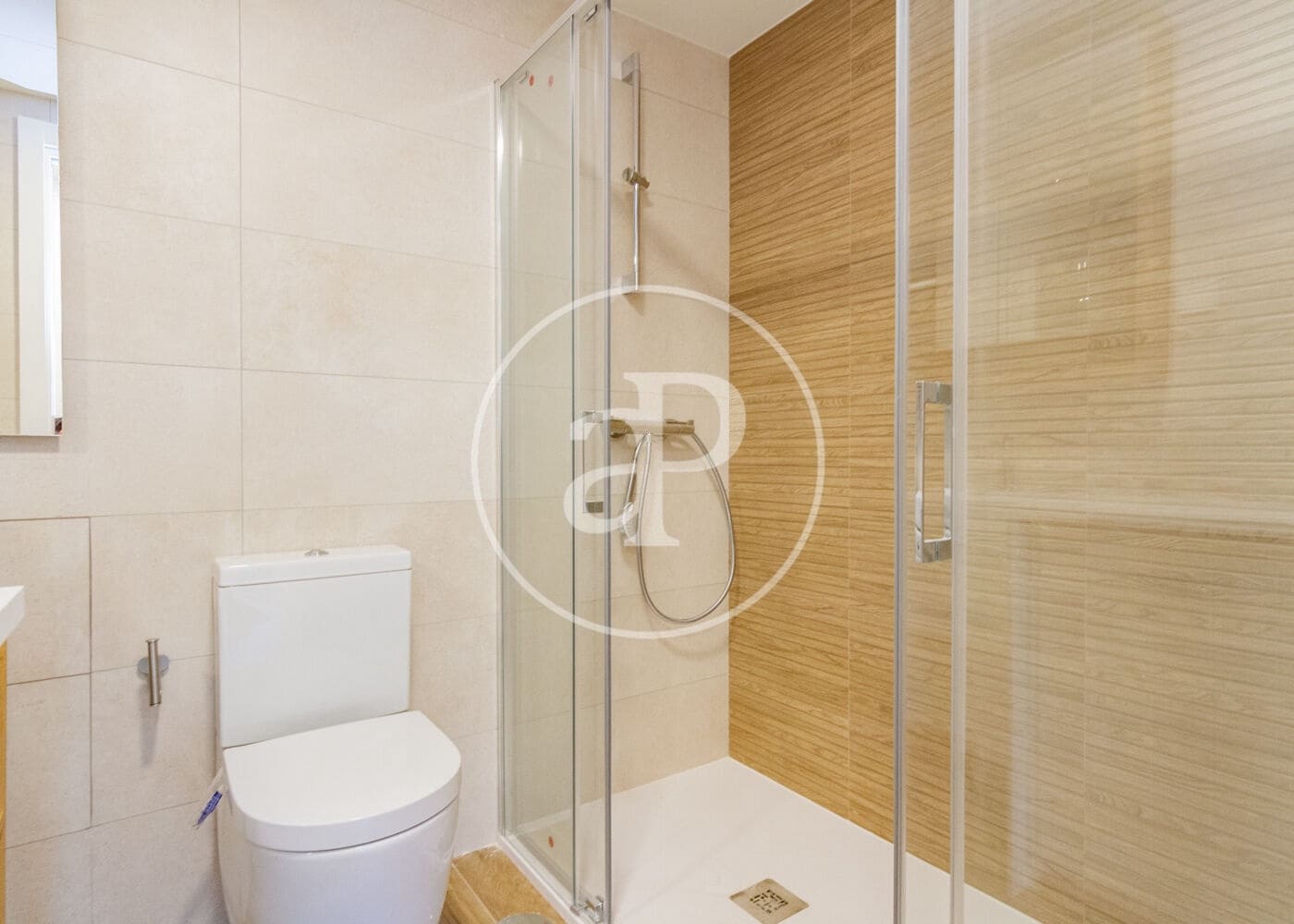 2 bedroom Apartment for sale in Madrid city with pool - € 975,000 (Ref: 9525644)