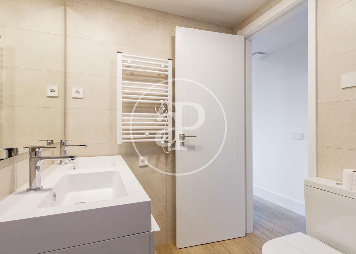 2 bedroom Apartment for sale in Madrid city with pool - € 975,000 (Ref: 9525644)