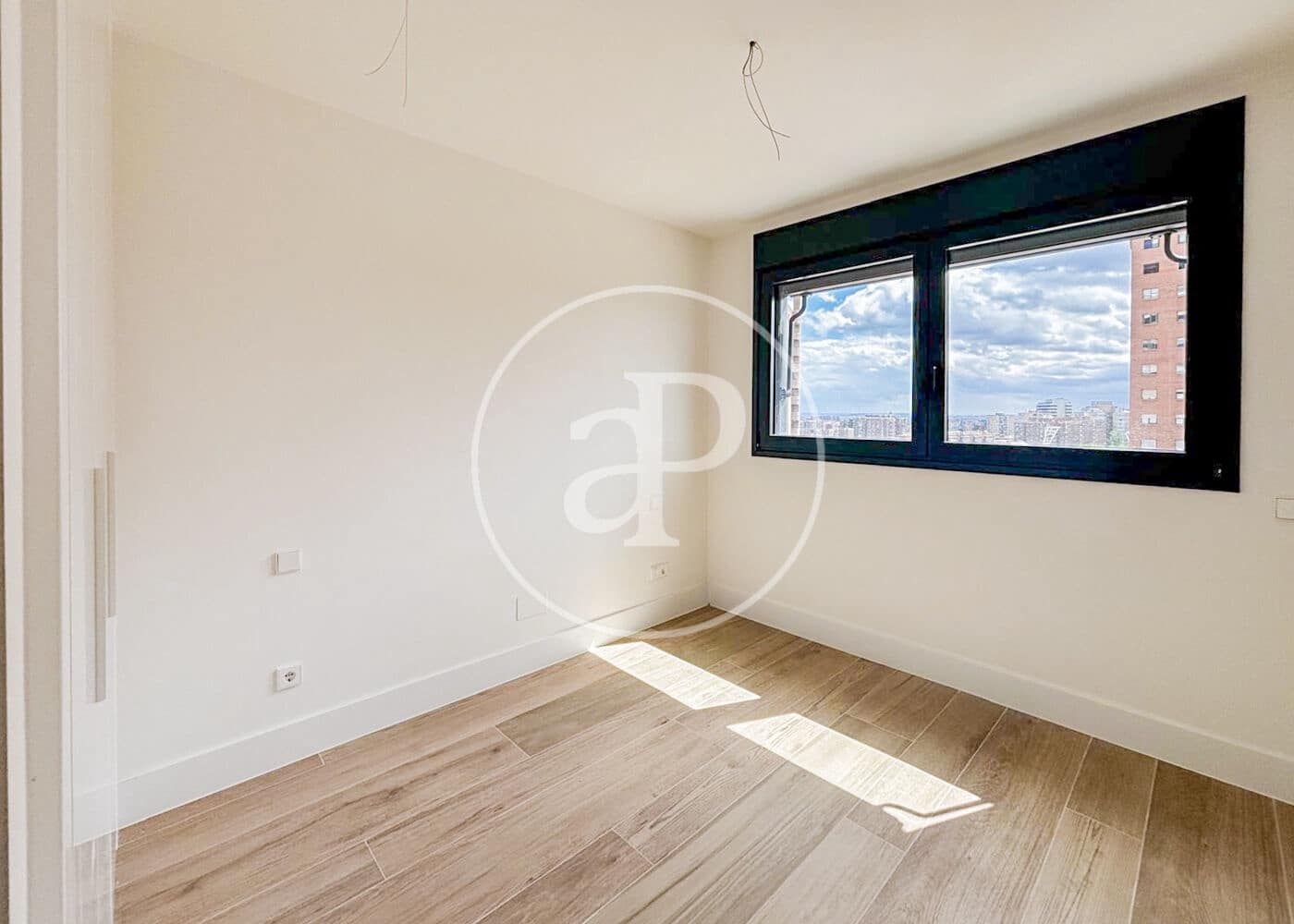 2 bedroom Apartment for rent in Madrid city with pool - € 2,500 (Ref: 9525645)