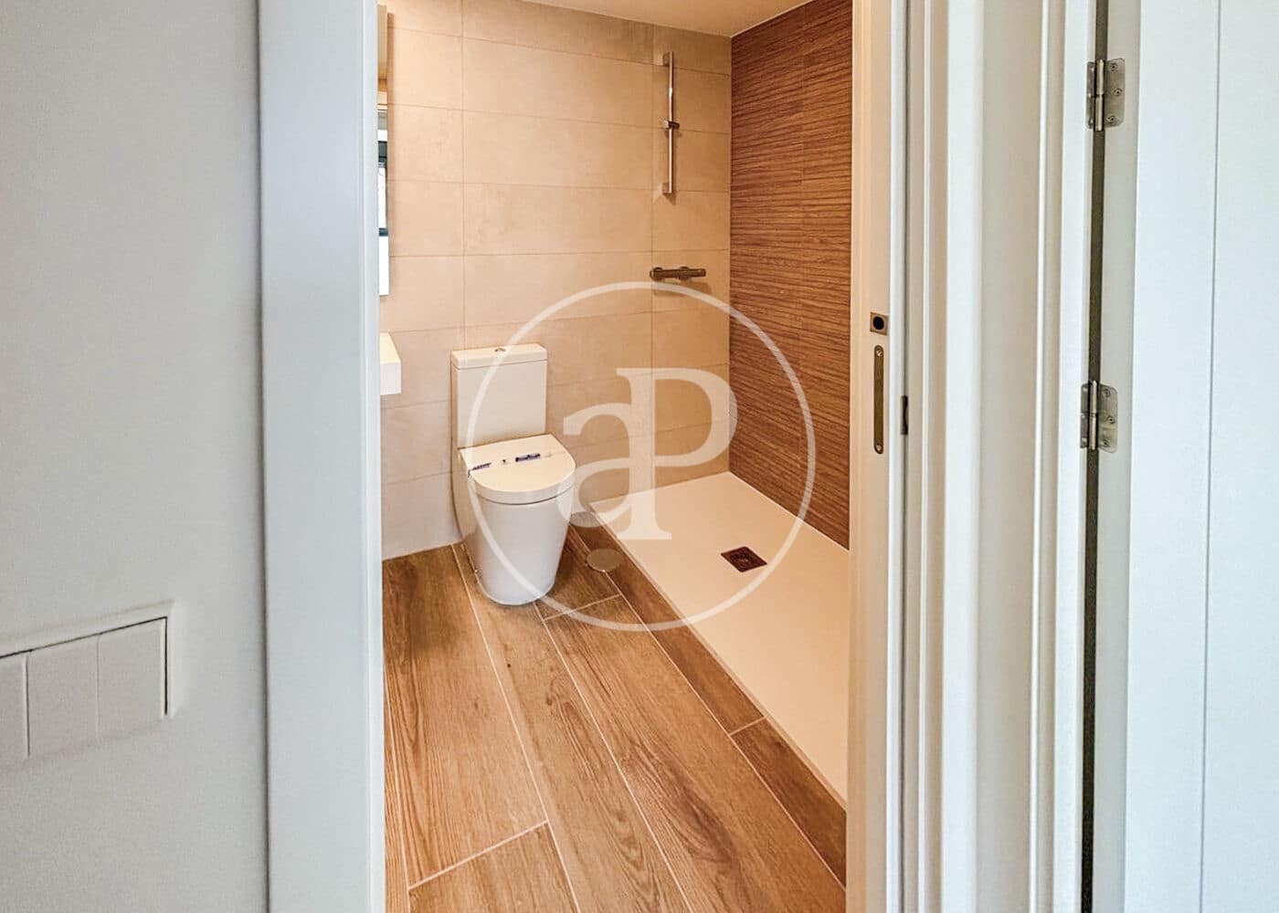 2 bedroom Apartment for rent in Madrid city with pool - € 2,500 (Ref: 9525645)