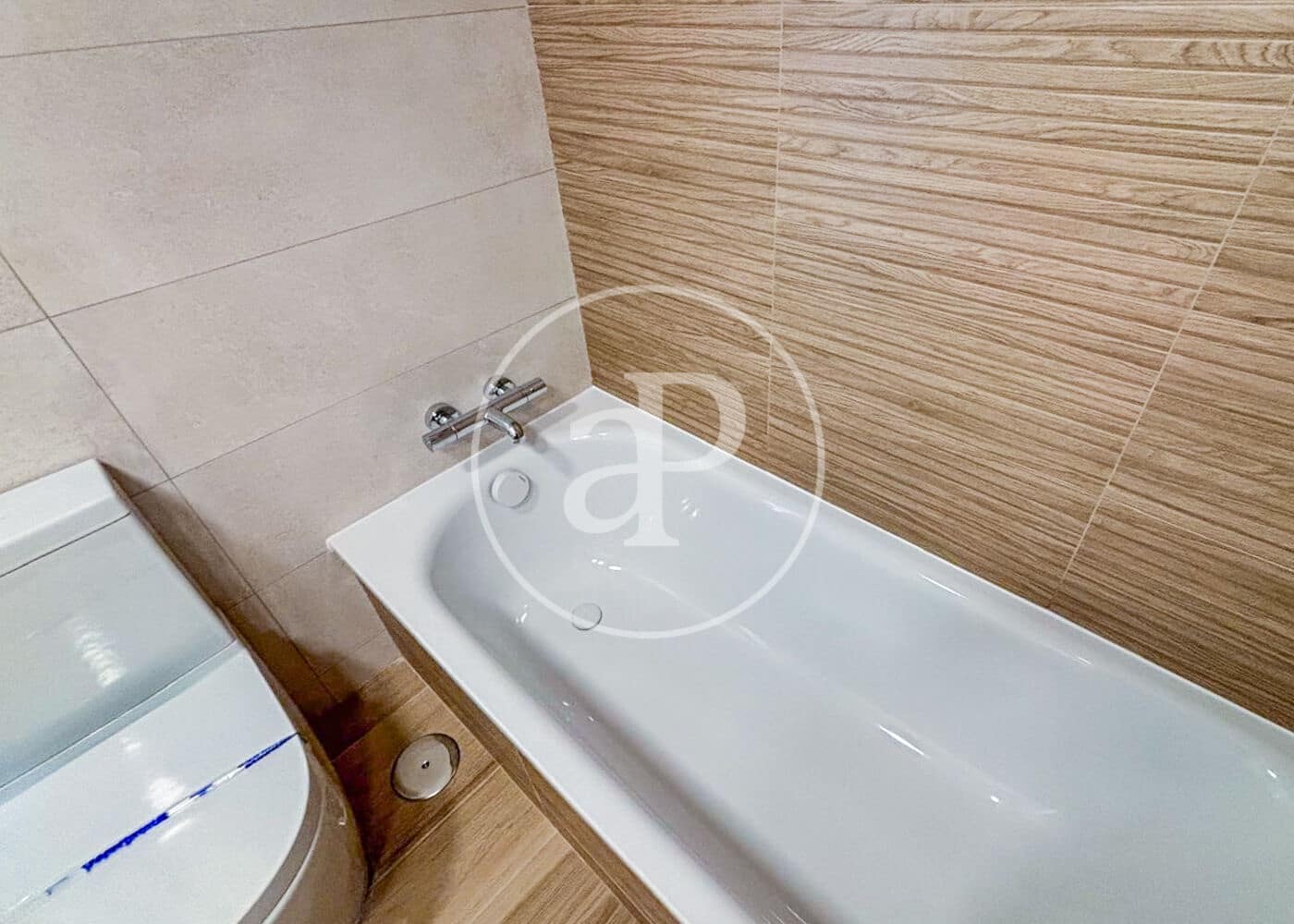 2 bedroom Apartment for rent in Madrid city with pool - € 2,500 (Ref: 9525645)