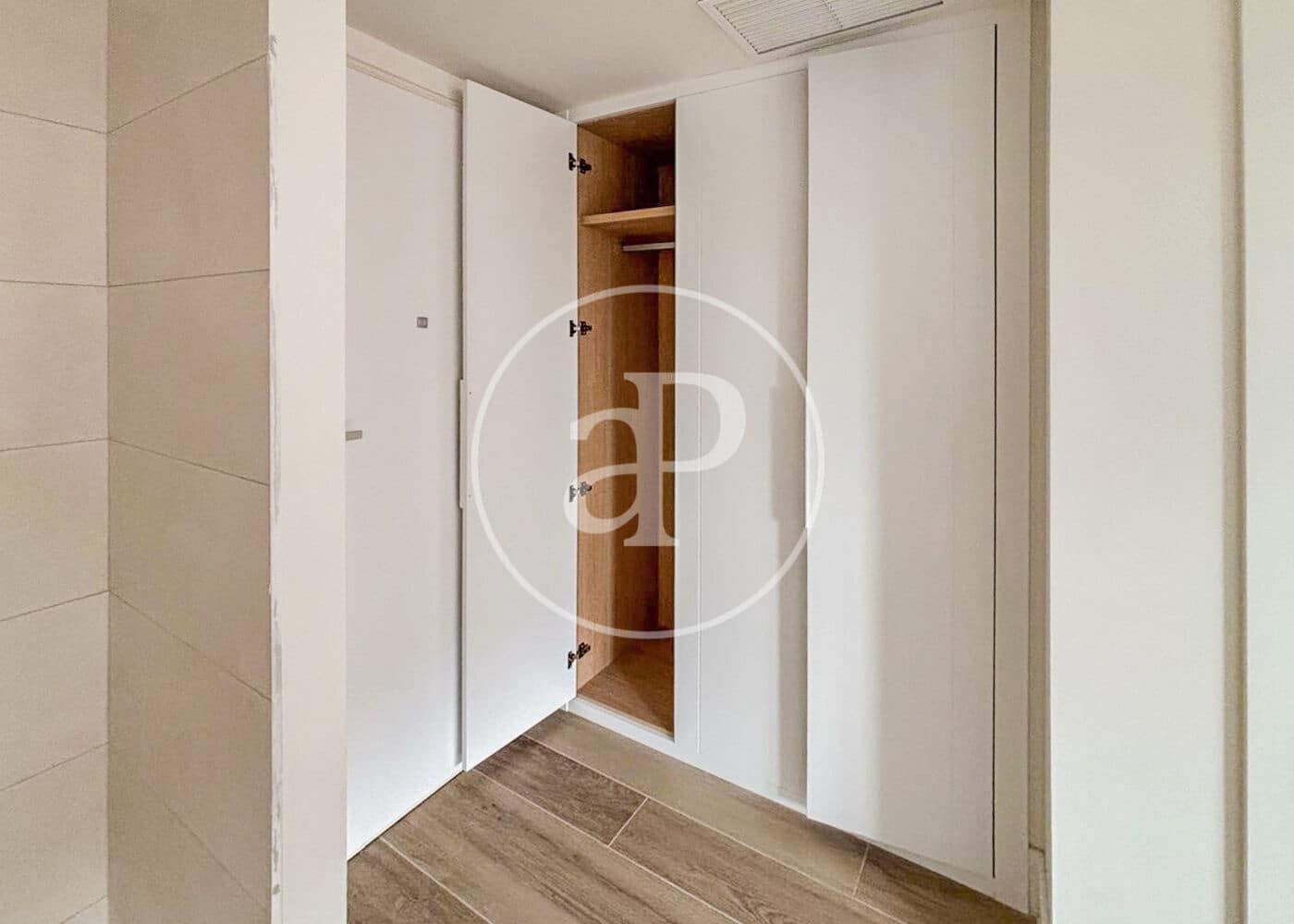 2 bedroom Apartment for rent in Madrid city with pool - € 2,500 (Ref: 9525645)