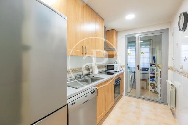 2 slaapkamer Appartement te koop in San Sebastián de los Reyes met zwembad - € 625.000 (Ref: 9525651)