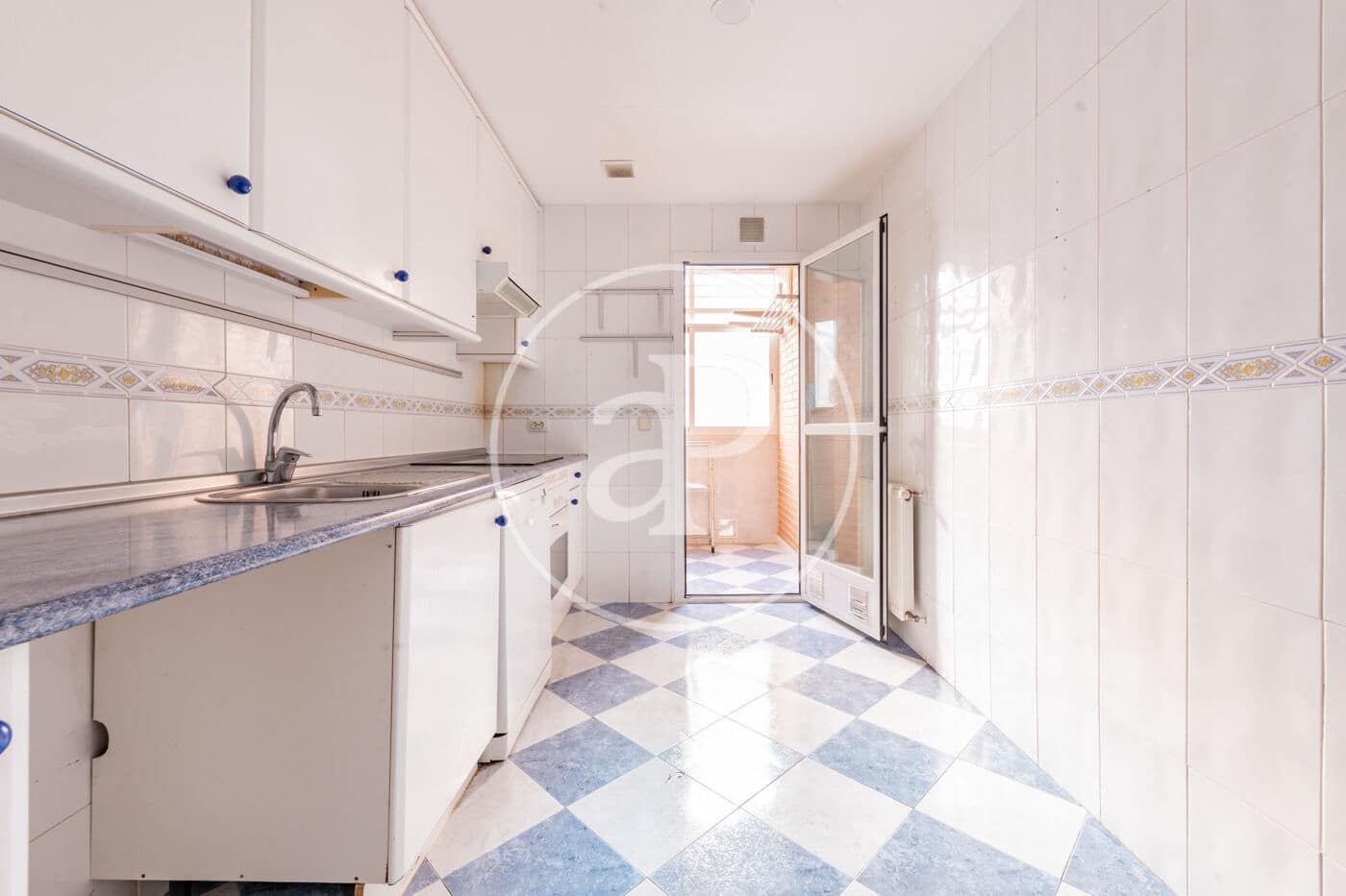 1 slaapkamer Appartement te koop in San Sebastian de los Reyes met zwembad - € 349.000 (Ref: 9525660)