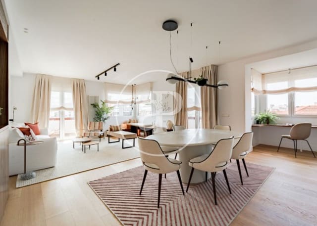 3 soverom Penthouse til salgs i Castellana, Madrid by - € 3 100 000 (Ref: 9525663)