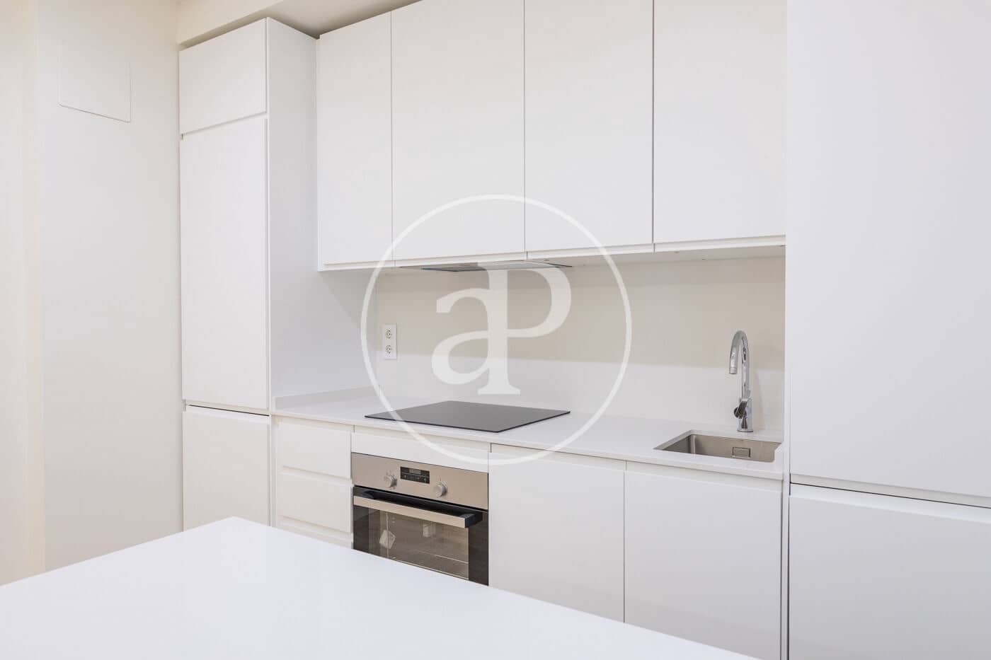 2 slaapkamer Appartement te huur in Madrid stad - € 2.900 (Ref: 9530534)