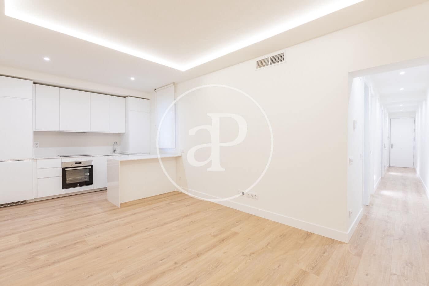 2 slaapkamer Appartement te huur in Madrid stad - € 2.900 (Ref: 9530534)