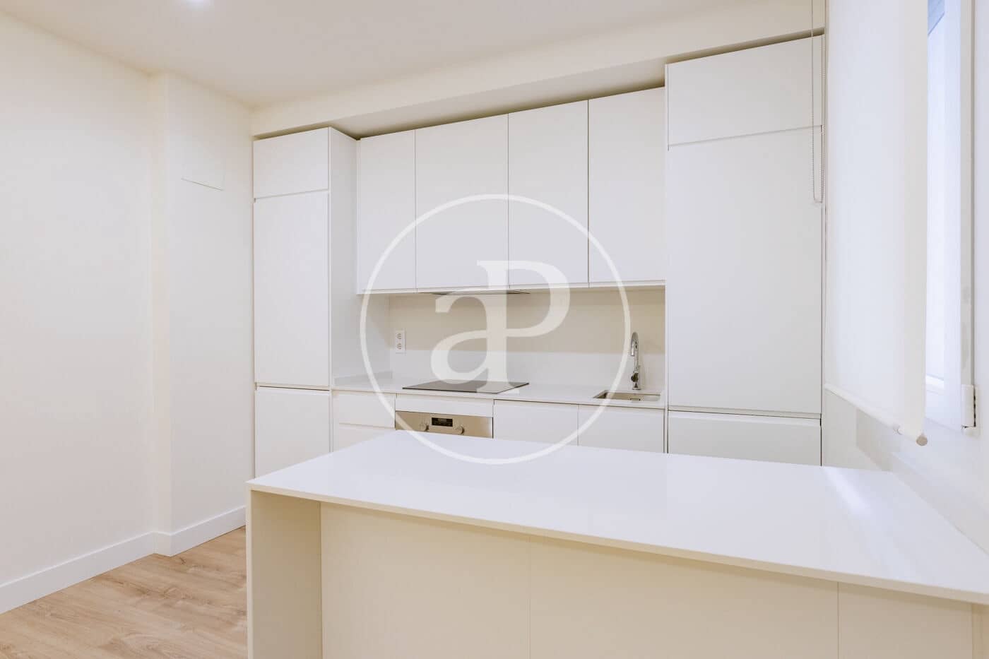 2 slaapkamer Appartement te huur in Madrid stad - € 2.900 (Ref: 9530534)