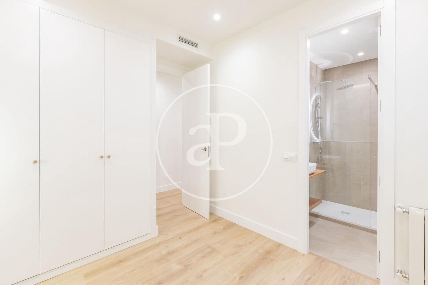 2 slaapkamer Appartement te huur in Madrid stad - € 2.900 (Ref: 9530534)