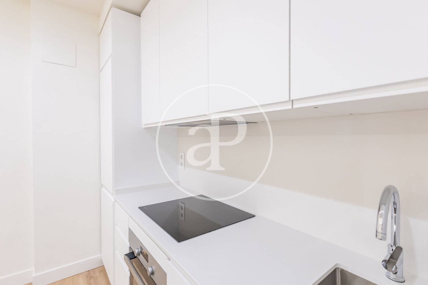 2 slaapkamer Appartement te huur in Madrid stad - € 2.900 (Ref: 9530534)