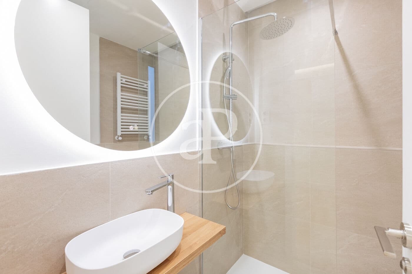 2 slaapkamer Appartement te huur in Madrid stad - € 2.900 (Ref: 9530534)