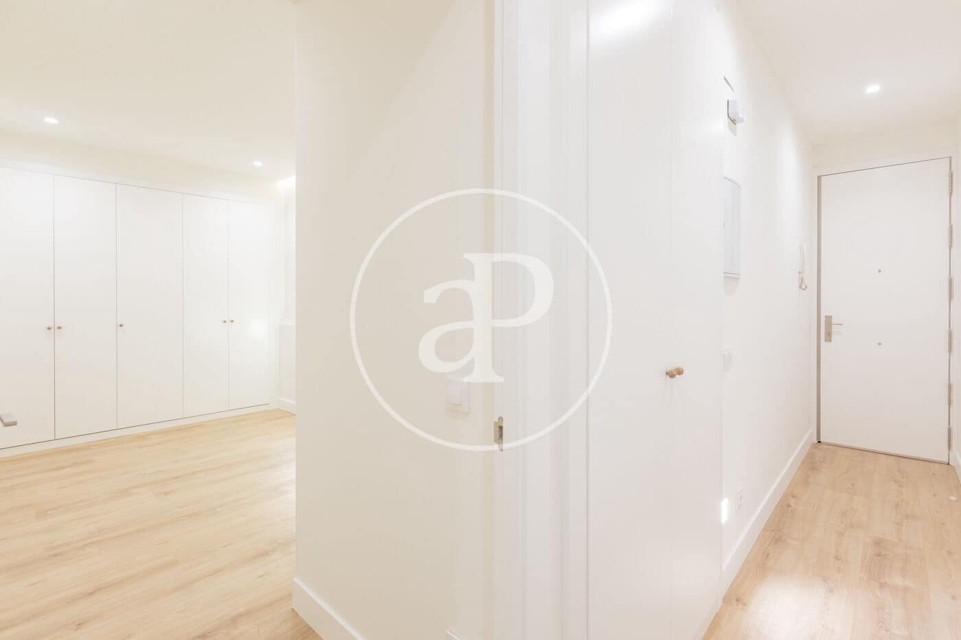 2 slaapkamer Appartement te huur in Madrid stad - € 2.900 (Ref: 9530534)