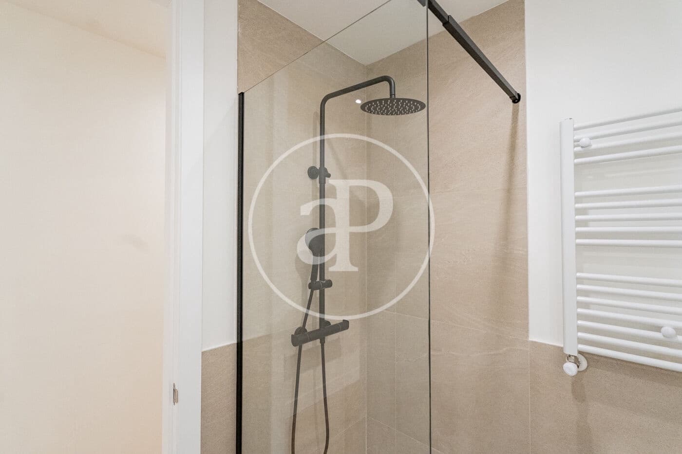 2 bedroom Apartment for rent in Madrid city - € 2,700 (Ref: 9530534)