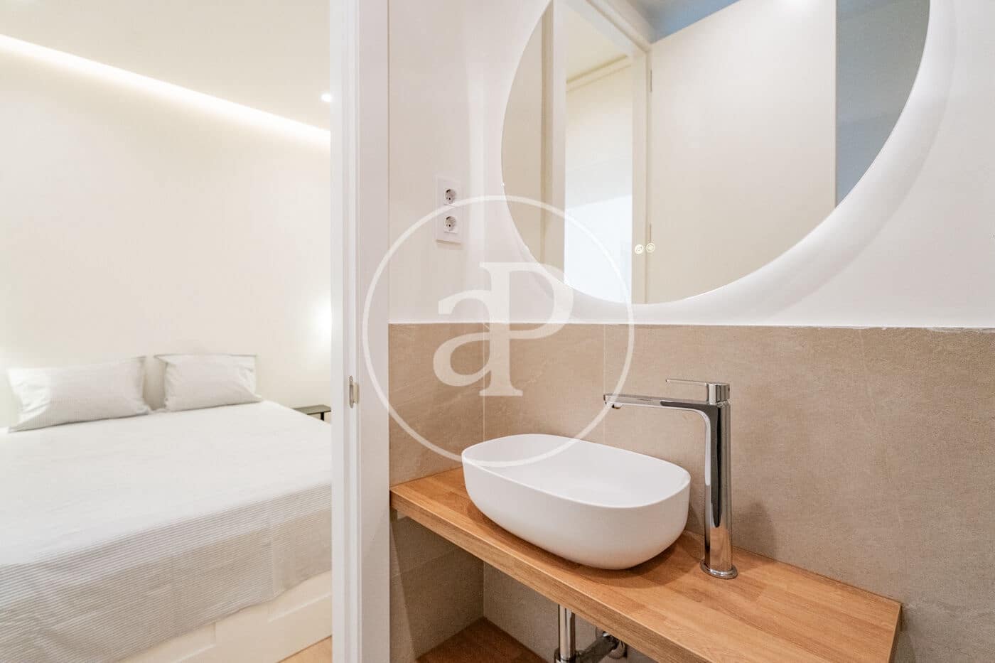 2 bedroom Apartment for rent in Madrid city - € 2,700 (Ref: 9530534)