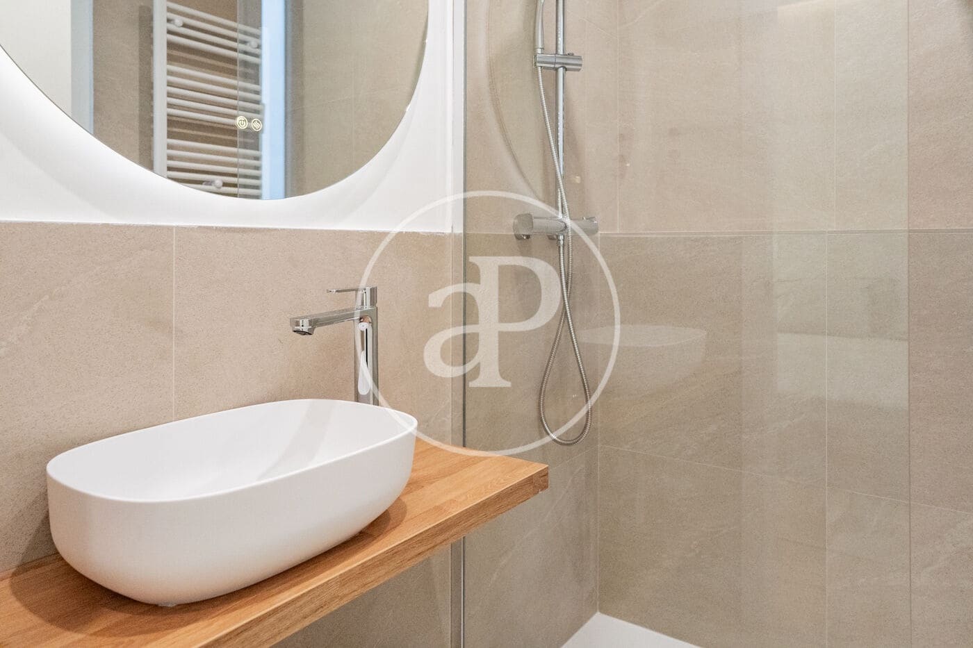 2 bedroom Apartment for rent in Madrid city - € 2,700 (Ref: 9530534)