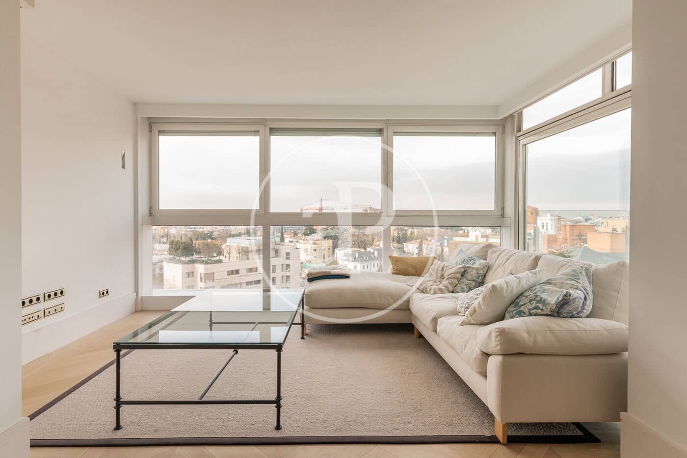 4 soverom Penthouse til leie i Madrid by - € 8 500 (Ref: 9532459)