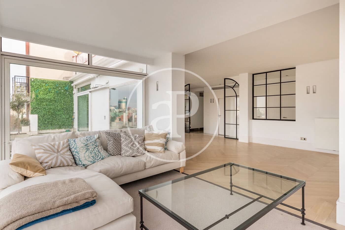 4 soverom Penthouse til leie i Madrid by - € 8 500 (Ref: 9532459)