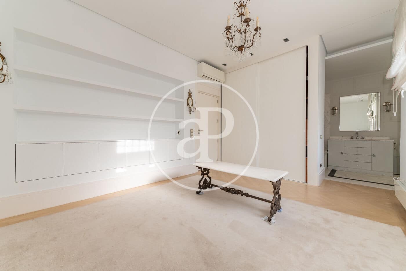 4 soverom Penthouse til leie i Madrid by - € 8 500 (Ref: 9532459)