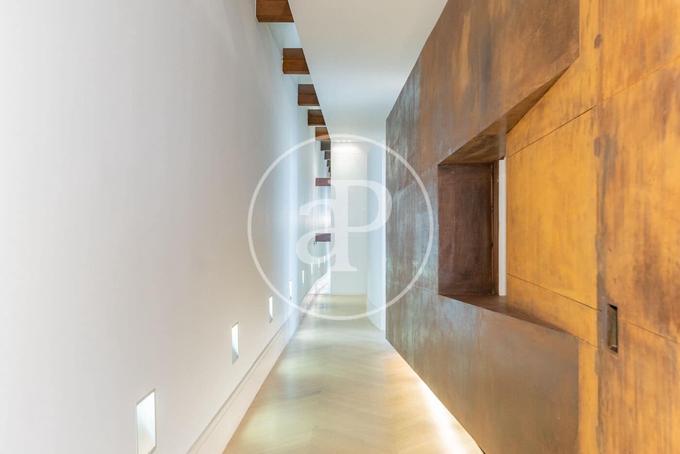 4 soverom Penthouse til leie i Madrid by - € 8 500 (Ref: 9532459)