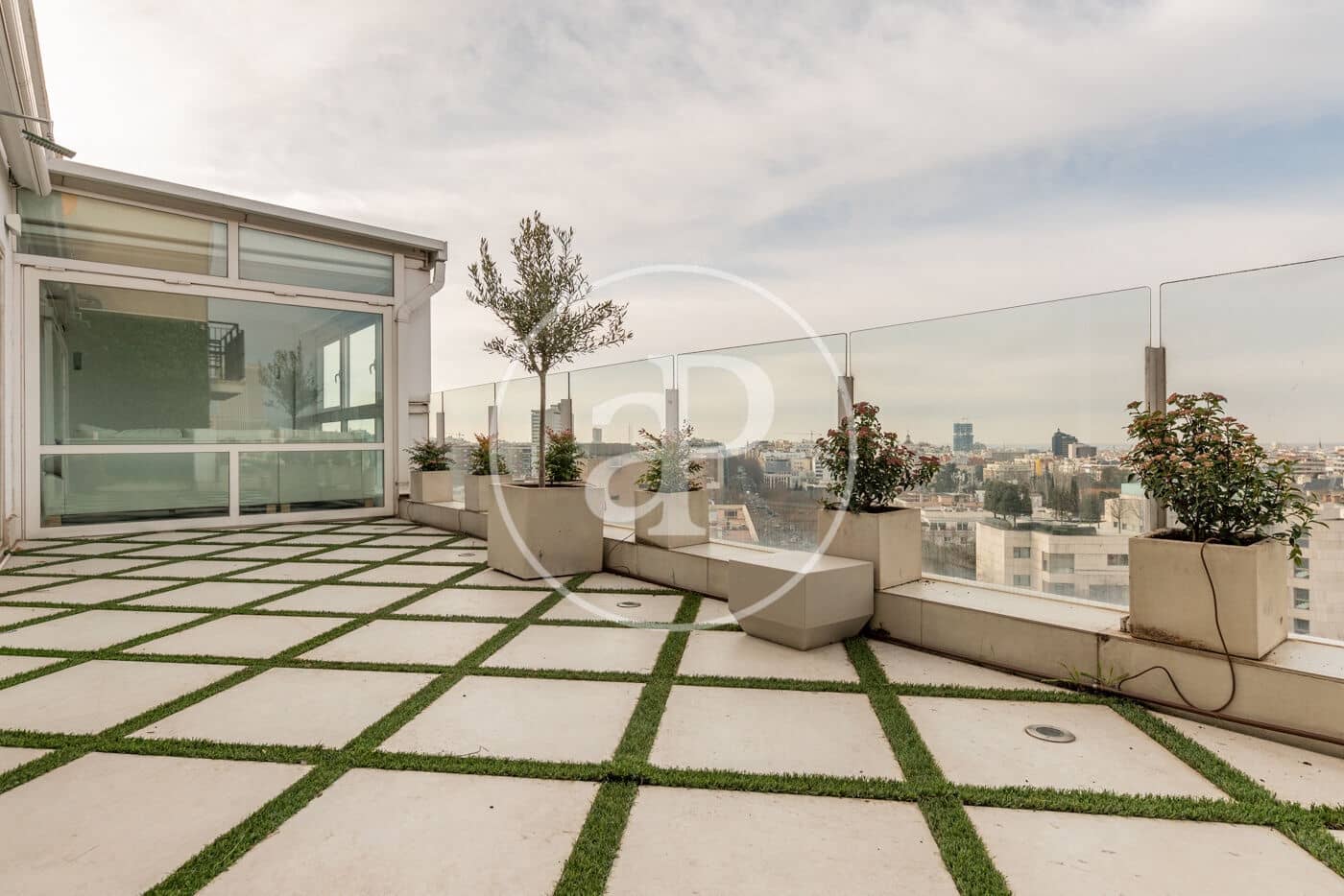 4 soverom Penthouse til leie i Madrid by - € 8 500 (Ref: 9532459)