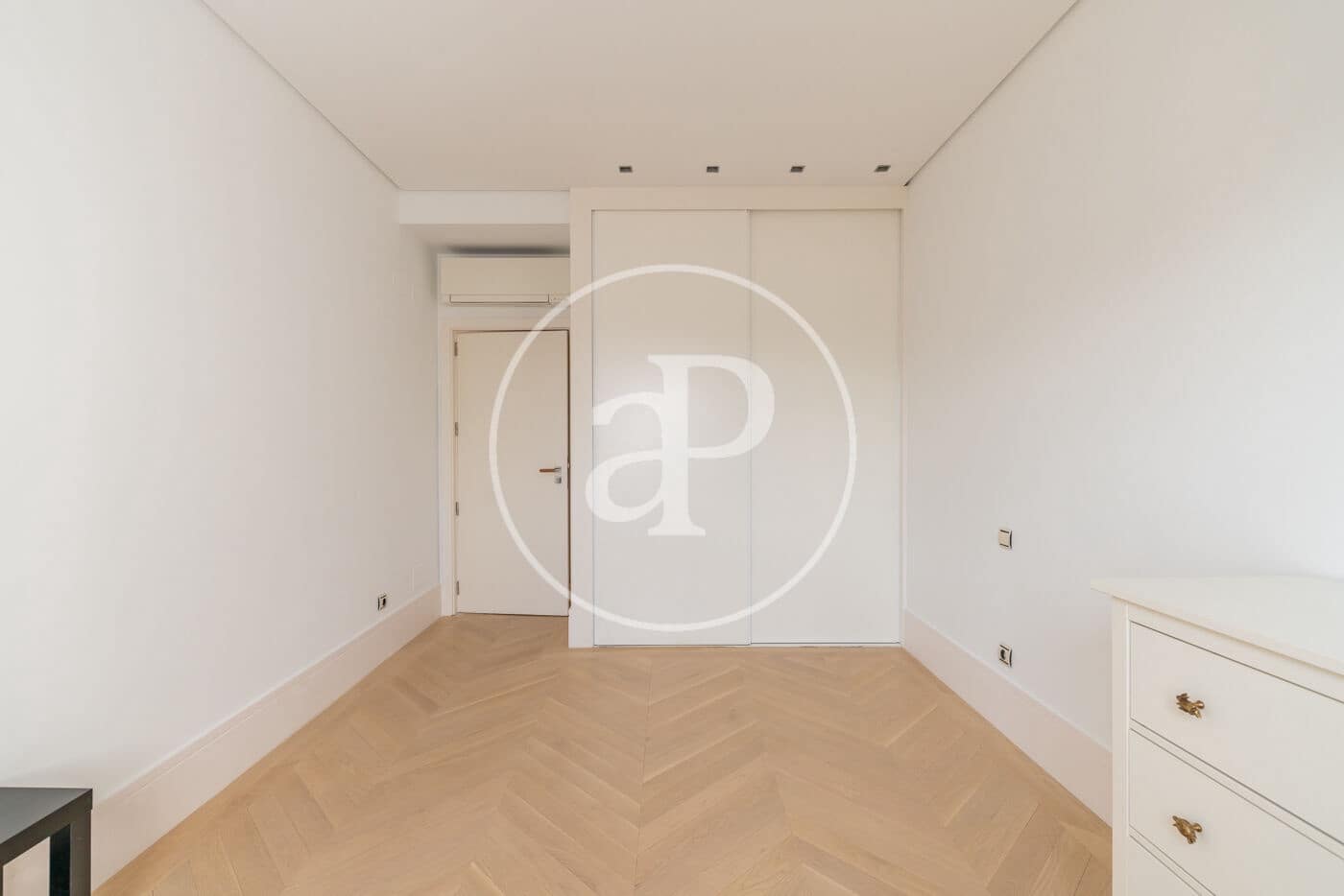 4 soverom Penthouse til leie i Madrid by - € 8 500 (Ref: 9532459)