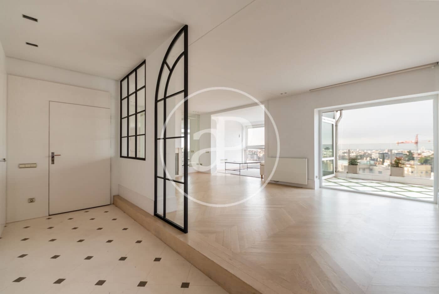 4 soverom Penthouse til leie i Madrid by - € 8 500 (Ref: 9532459)