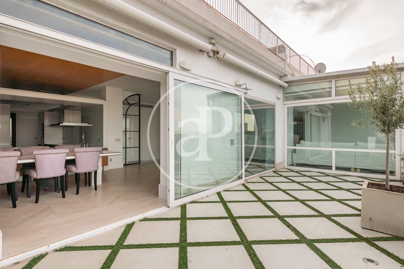 4 soverom Penthouse til leie i Madrid by - € 8 500 (Ref: 9532459)