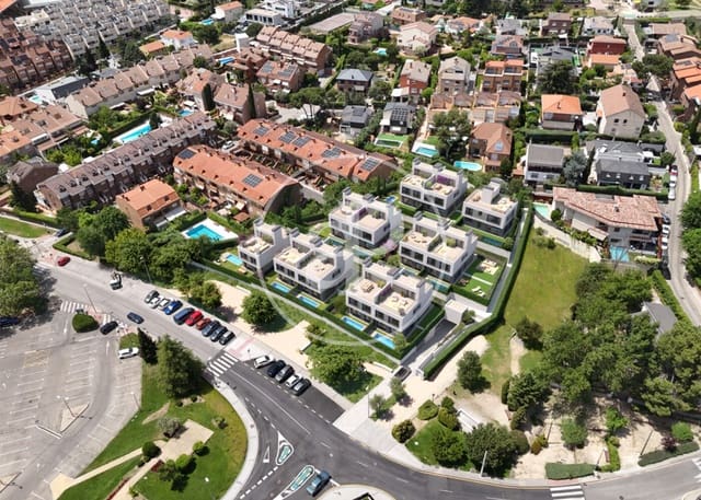 Apartamento para venda em Las Rozas de Madrid com piscina - 1 310 000 € (Ref: 9532464)