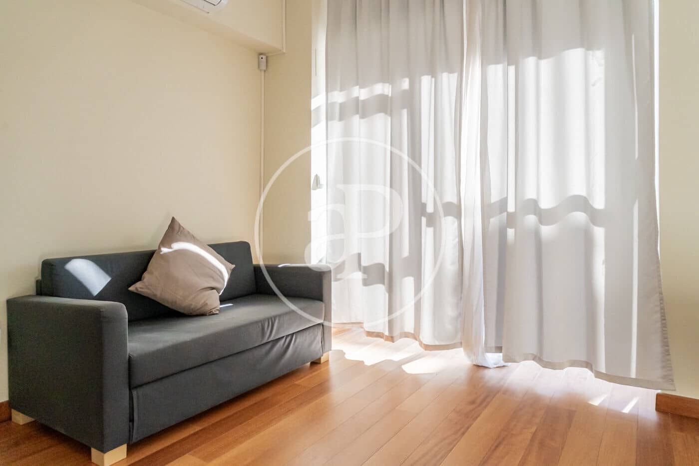 1 slaapkamer Appartement te huur in Madrid stad - € 1.200 (Ref: 9533745)