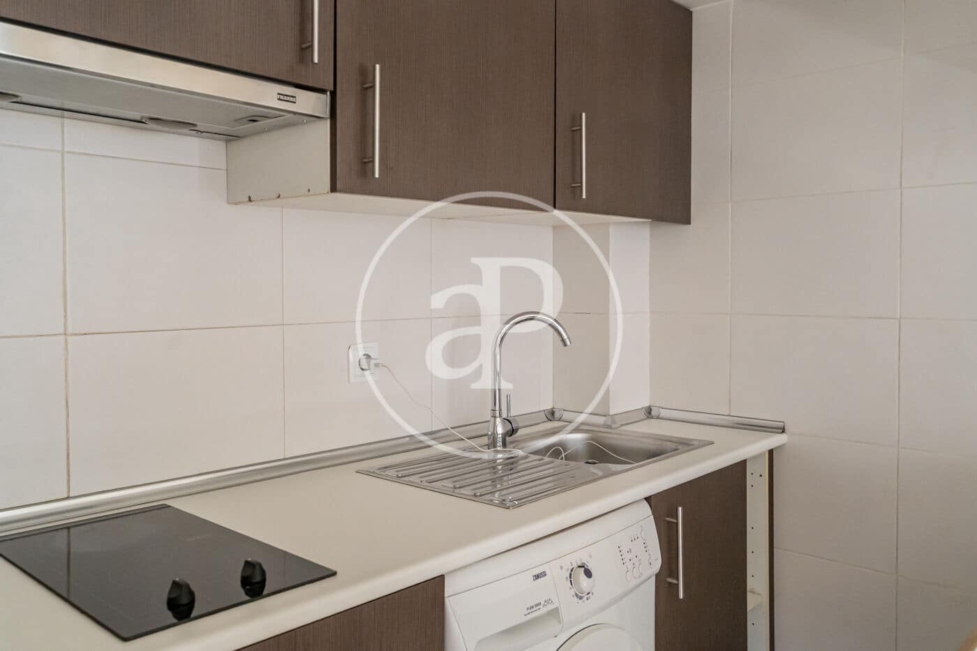 1 slaapkamer Appartement te huur in Madrid stad - € 1.200 (Ref: 9533745)