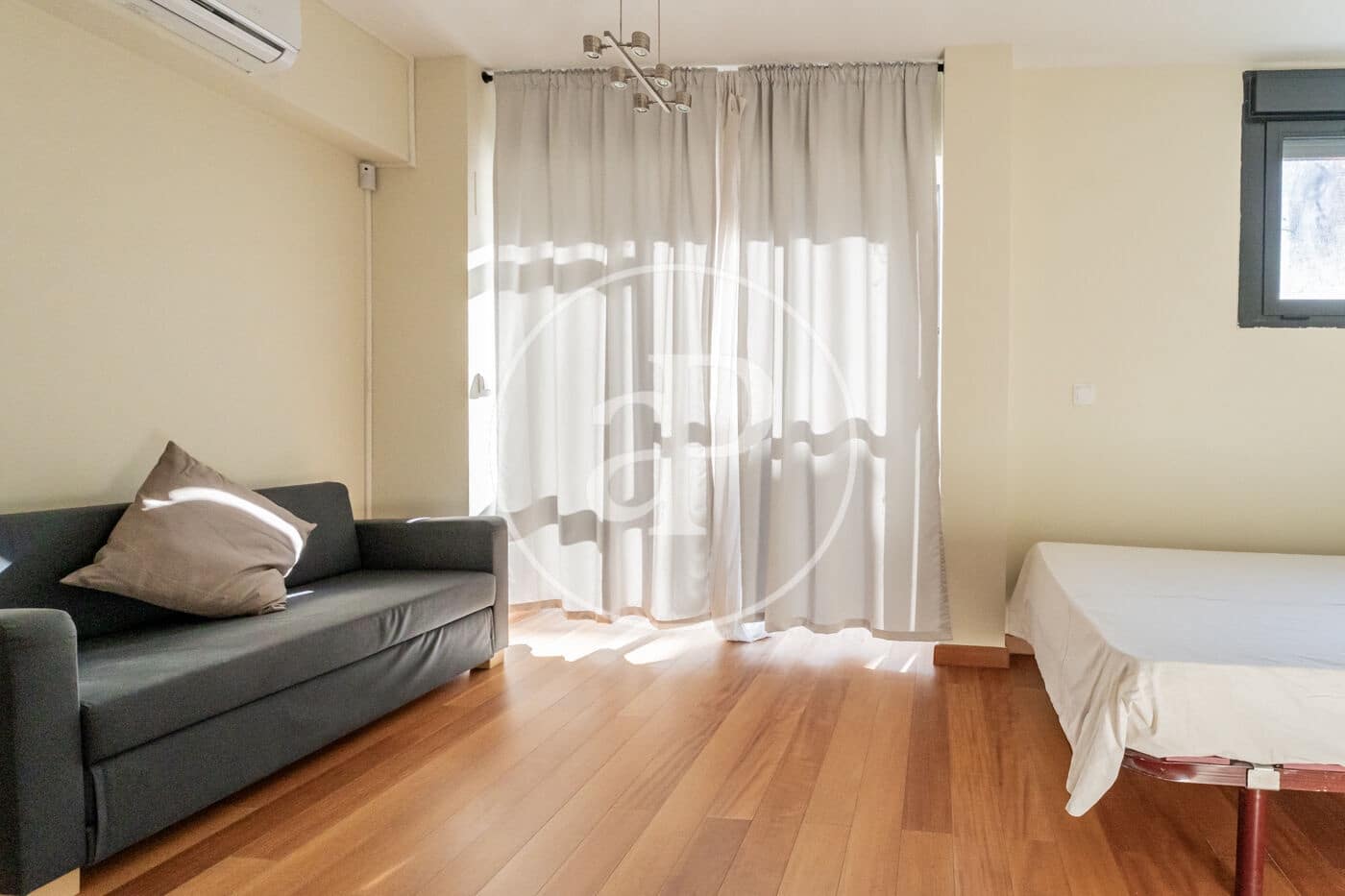 1 slaapkamer Appartement te huur in Madrid stad - € 1.200 (Ref: 9533745)