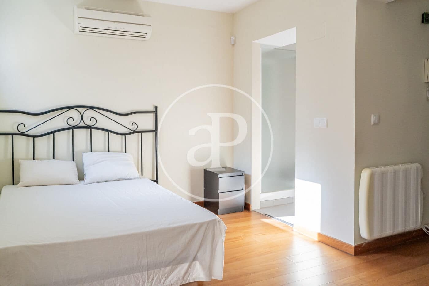 1 slaapkamer Appartement te huur in Madrid stad - € 1.200 (Ref: 9533745)