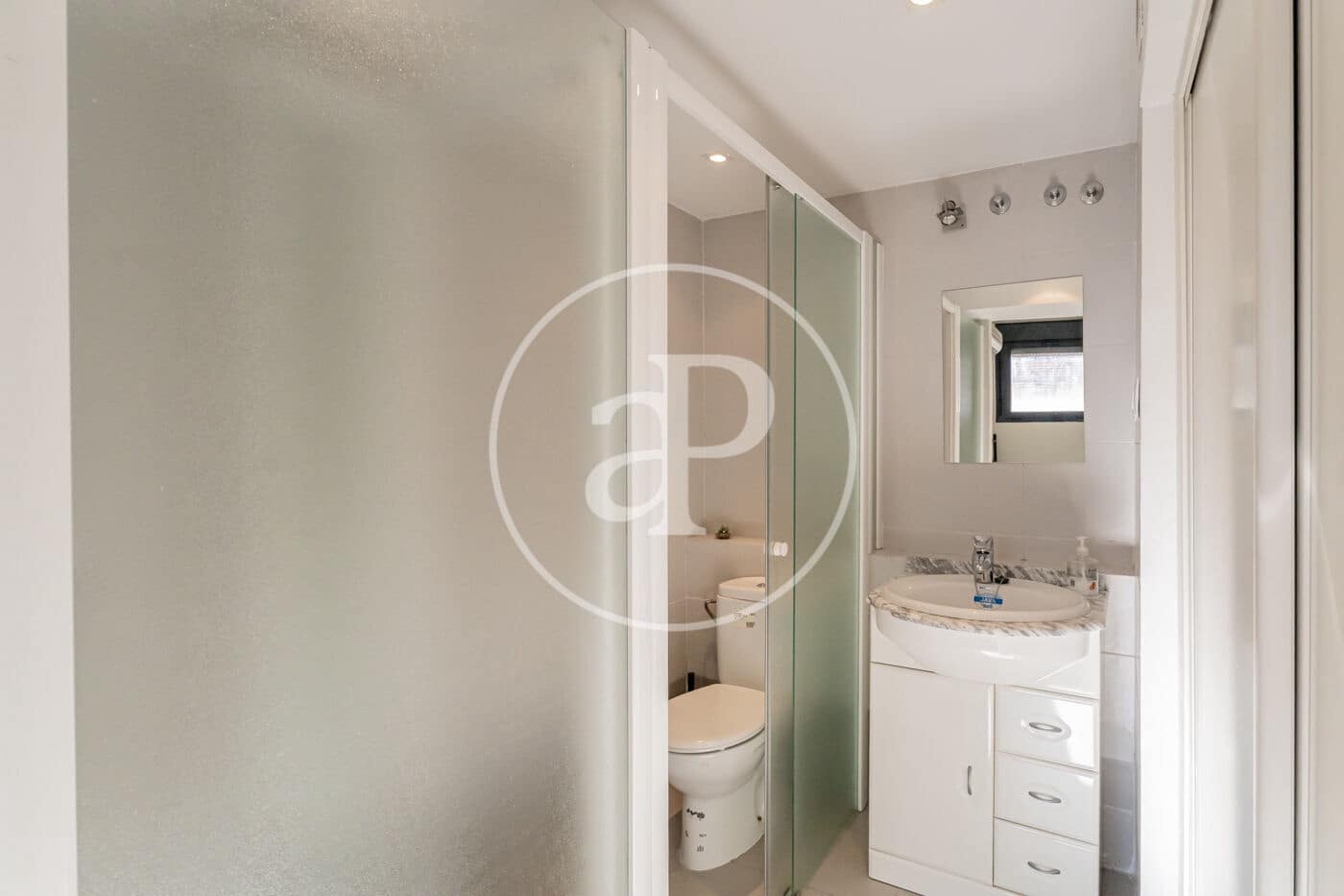 1 slaapkamer Appartement te huur in Madrid stad - € 1.200 (Ref: 9533745)