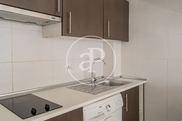 1 slaapkamer Appartement te huur in Berruguete, Madrid stad - € 1.200 (Ref: 9533745)