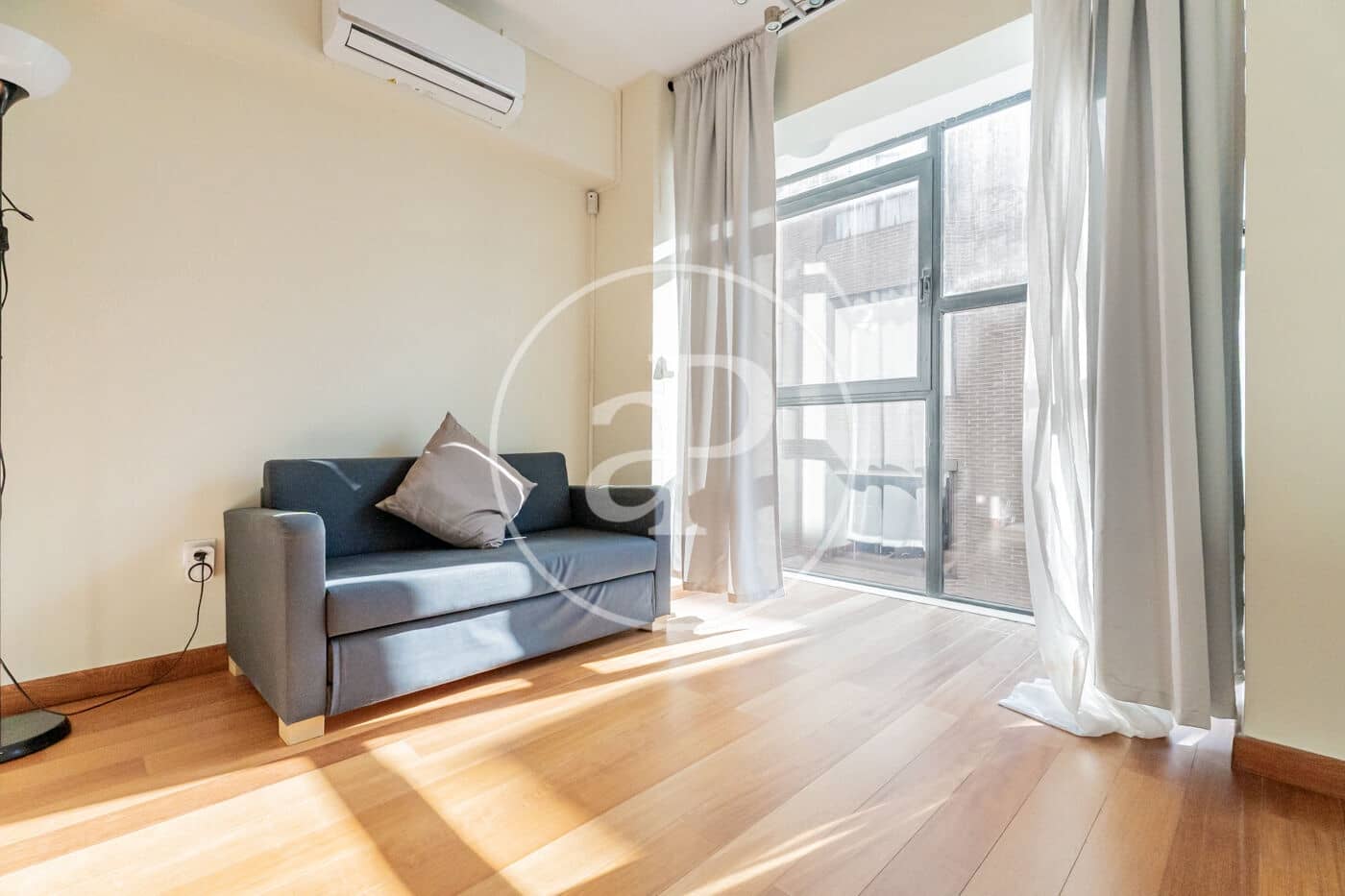 1 slaapkamer Appartement te huur in Madrid stad - € 1.200 (Ref: 9533745)