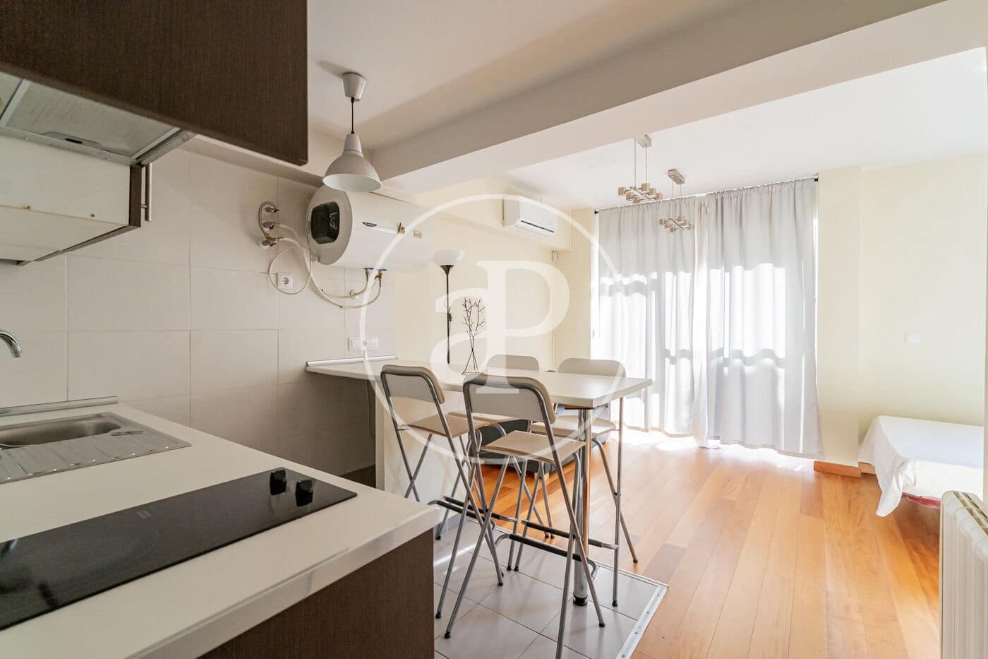 1 slaapkamer Appartement te huur in Madrid stad - € 1.200 (Ref: 9533745)