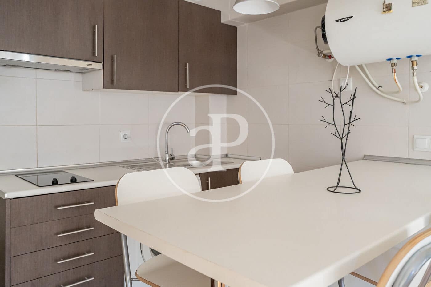 1 slaapkamer Appartement te huur in Madrid stad - € 1.200 (Ref: 9533745)