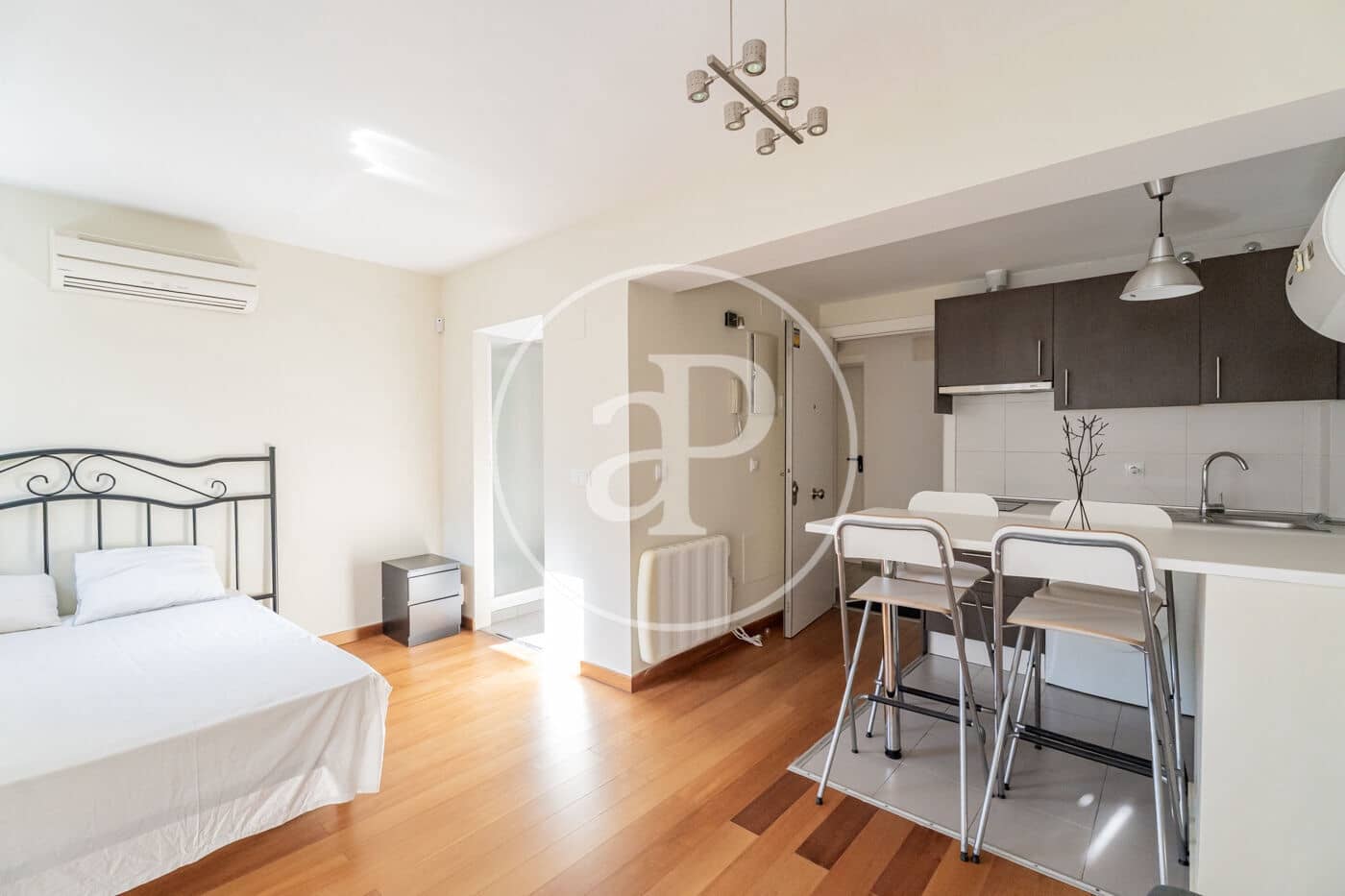 1 slaapkamer Appartement te huur in Madrid stad - € 1.200 (Ref: 9533745)