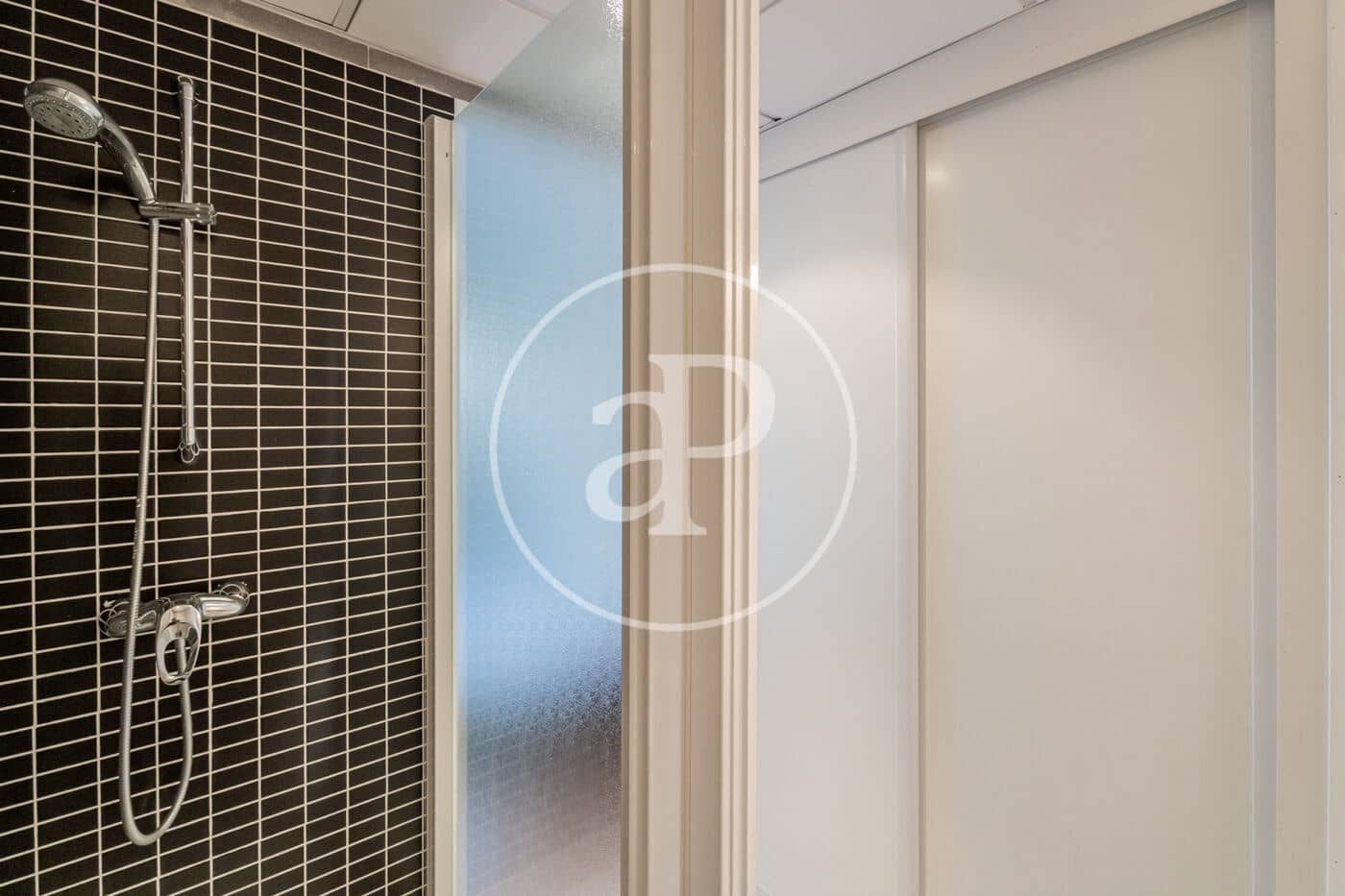 1 slaapkamer Appartement te huur in Madrid stad - € 1.200 (Ref: 9533746)