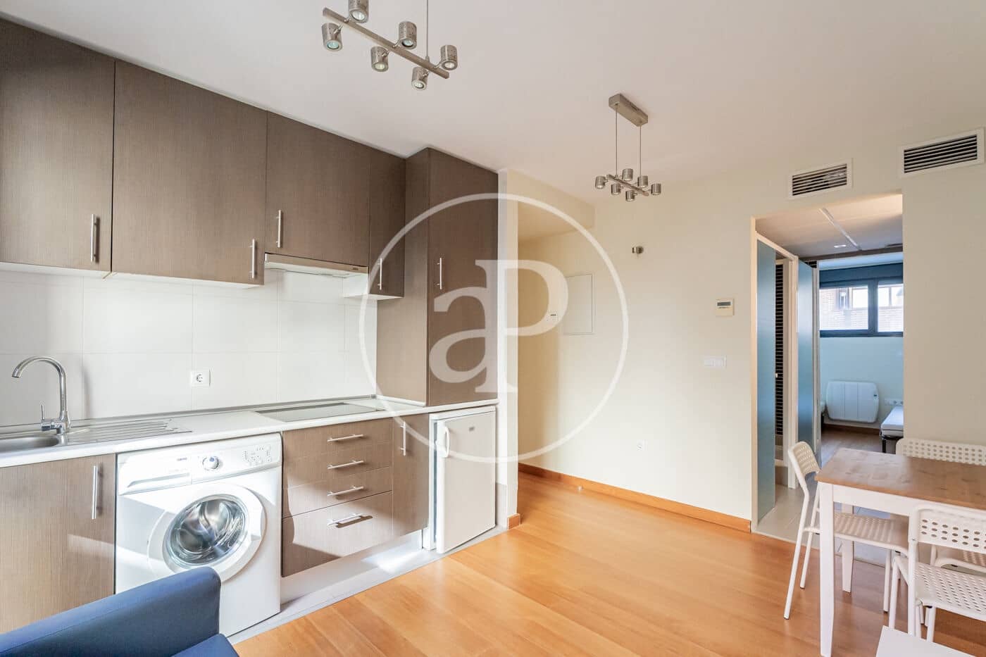 1 slaapkamer Appartement te huur in Madrid stad - € 1.200 (Ref: 9533746)