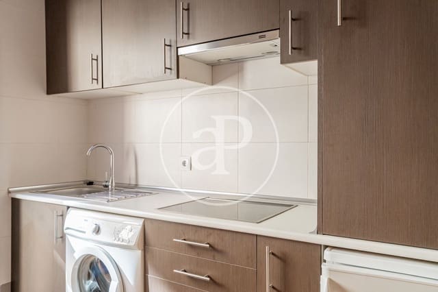 1 slaapkamer Appartement te huur in Berruguete, Madrid stad - € 1.200 (Ref: 9533746)