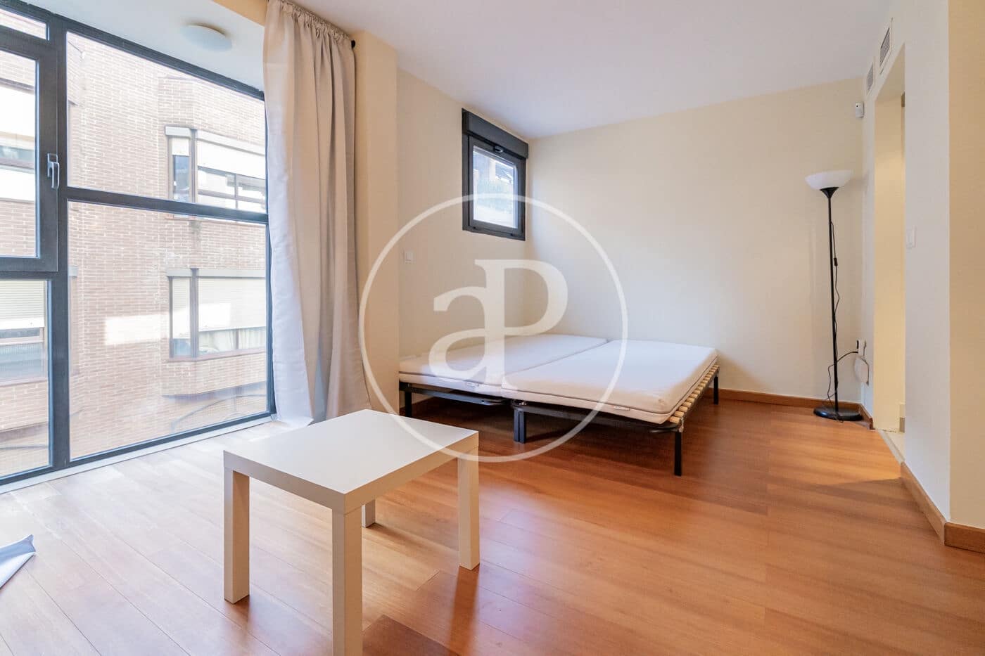 1 slaapkamer Appartement te huur in Madrid stad - € 1.200 (Ref: 9533747)