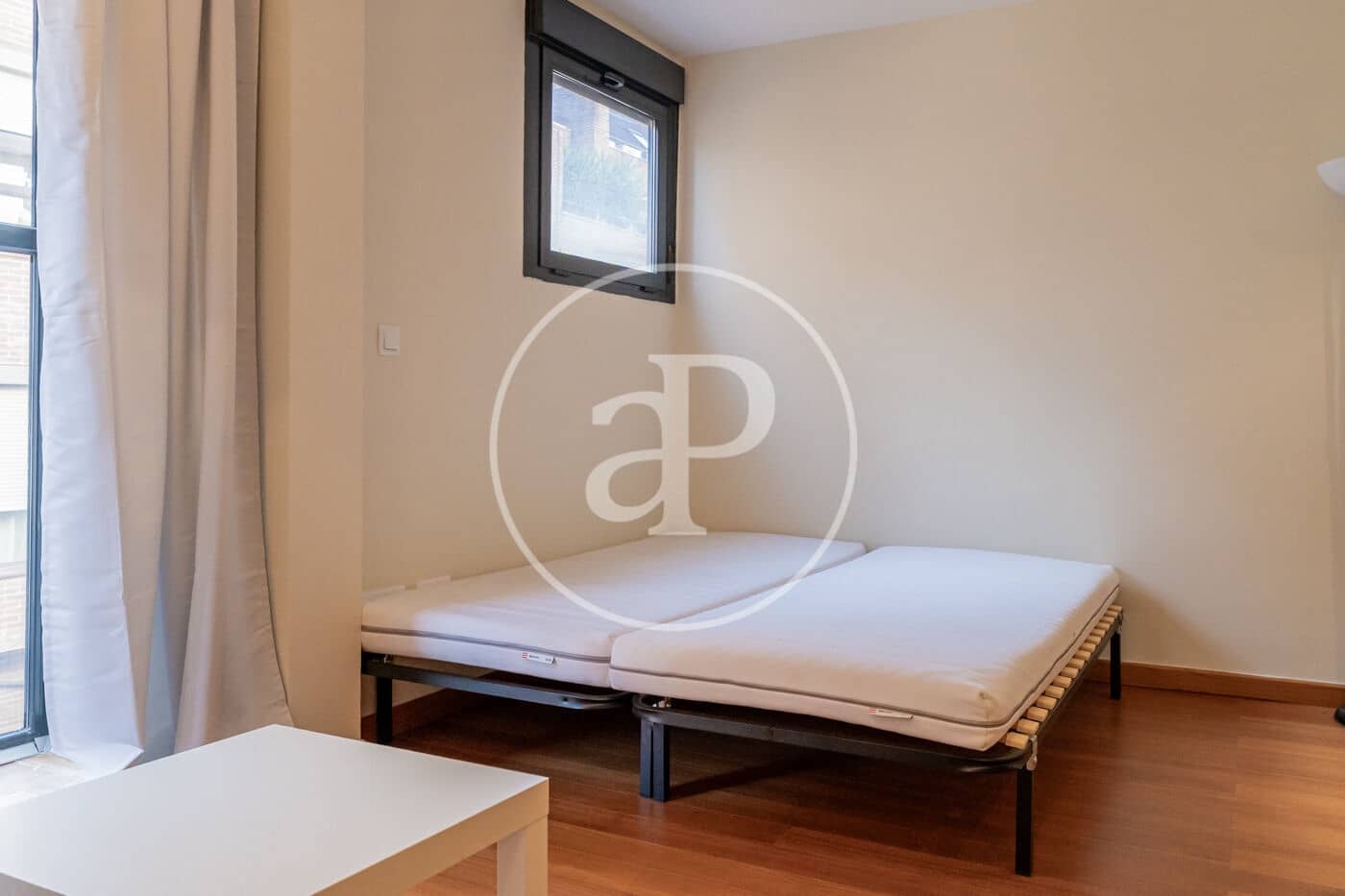 1 slaapkamer Appartement te huur in Madrid stad - € 1.200 (Ref: 9533747)