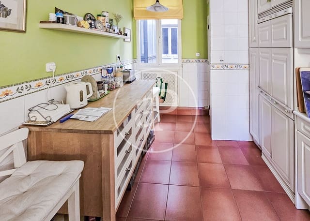 2 makuuhuone Huoneisto myytävänä paikassa Madrid kaupunki - 995 000 € (Ref: 9535947)