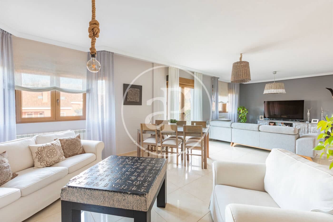 5 bedroom Villa for sale in Algete with pool - € 950,000 (Ref: 9535949)