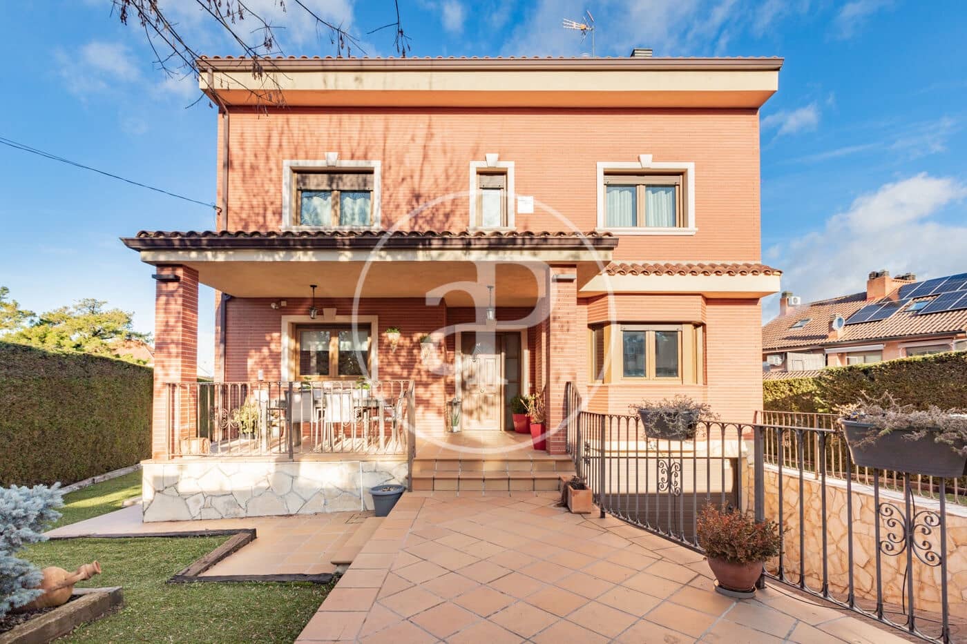 5 bedroom Villa for sale in Algete with pool - € 950,000 (Ref: 9535949)